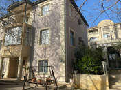 Satılır 7 otaqlı 327 m2 həyət evi Bakıxanov