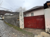 Satılır 4 otaqlı 80 m2 həyət evi Şəki