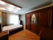 İcarəyə verilir 4 otaqlı 120 m2 köhnə tikili İnşaatçılar m.