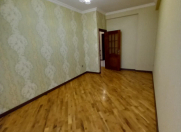 Satılır 4 otaqlı 165 m2 yeni tikili İnşaatçılar m.