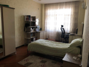 Satılır 4 otaqlı 136 m2 yeni tikili 28 May m.