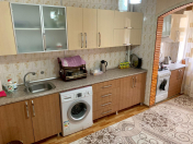 Satılır 4 otaqlı 100 m2 köhnə tikili Həzi Aslanov m.