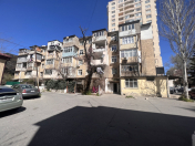 Satılır 1 otaqlı 33 m2 köhnə tikili İnşaatçılar m.