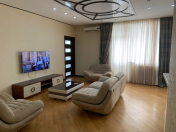 Satılır 4 otaqlı 152 m2 yeni tikili 28 May m.