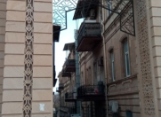 Satılır 1 otaqlı 60 m2 köhnə tikili İçəri Şəhər m.