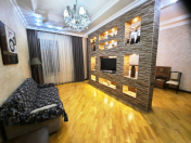 İcarəyə verilir 2 otaqlı 50 m2 köhnə tikili İçəri Şəhər m.