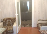 Satılır 4 otaqlı 103 m2 köhnə tikili Xalqlar Dostluğu m.