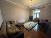 İcarəyə verilir 3 otaqlı 80 m2 köhnə tikili 28 May m.