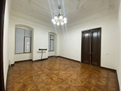 İcarəyə verilir 4 otaqlı 100 m2 ofis Sahil m.