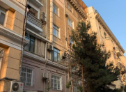 Satılır 3 otaqlı 90 m2 köhnə tikili Sahil m.