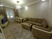 Satılır 2 otaqlı 65 m2 köhnə tikili Xalqlar Dostluğu m.