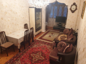 Satılır 4 otaqlı 100 m2 köhnə tikili Xalqlar Dostluğu m.