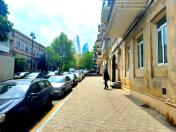 Satılır 3 otaqlı 105 m2 köhnə tikili İçəri Şəhər m.