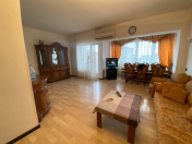 İcarəyə verilir 3 otaqlı 90 m2 köhnə tikili Şah İsmayıl Xətai m.