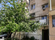 Satılır 1 otaqlı 32 m2 köhnə tikili İnşaatçılar m.