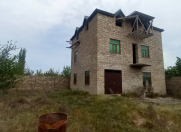 Satılır 7 otaqlı 300 m2 həyət evi Binə