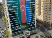 İcarəyə verilir 3 otaqlı 190 m2 yeni tikili Nizami m.