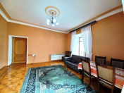 İcarəyə verilir 2 otaqlı 60 m2 köhnə tikili İçəri Şəhər m.