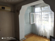 Satılır 3 otaqlı 60 m2 köhnə tikili Elmlər Akademiyası m.