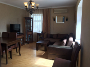 Satılır 3 otaqlı 70 m2 köhnə tikili Qara Qarayev m.