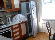 Satılır 3 otaqlı 9 m2 köhnə tikili Hərbi Hospital