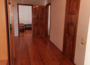 İcarəyə verilir 3 otaqlı 100 m2 köhnə tikili Gənclik m.