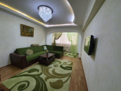 İcarəyə verilir 2 otaqlı 80 m2 köhnə tikili 28 May m.