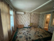 Satılır 4 otaqlı 102 m2 köhnə tikili Elmlər Akademiyası m.