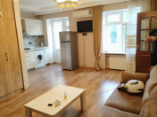 İcarəyə verilir 2 otaqlı 50 m2 köhnə tikili İçəri Şəhər m.