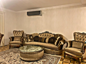 Satılır 4 otaqlı 130 m2 köhnə tikili 8 mkr