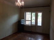 İcarəyə verilir 4 otaqlı 100 m2 köhnə tikili Qara Qarayev m.