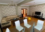 İcarəyə verilir 3 otaqlı 190 m2 yeni tikili Nizami m.