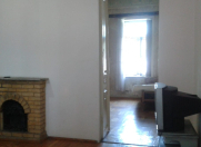 İcarəyə verilir 4 otaqlı 175 m2 köhnə tikili 28 May m.
