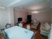 Satılır 4 otaqlı 140 m2 yeni tikili Elmlər Akademiyası m.