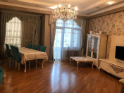 Satılır 4 otaqlı 168 m2 yeni tikili 28 May m.