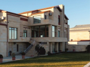 Satılır 9 otaqlı 691 m2 villa Badamdar