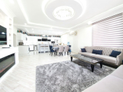 Satılır 4 otaqlı 130 m2 yeni tikili Nizami m.