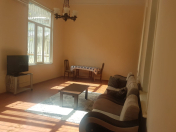 İcarəyə verilir 3 otaqlı 108 m2 köhnə tikili İçəri Şəhər m.