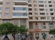Satılır 4 otaqlı 220 m2 yeni tikili Elmlər Akademiyası m.