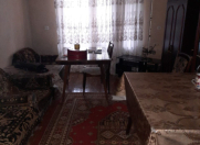 Satılır 3 otaqlı 70 m2 köhnə tikili Qara Qarayev m.