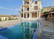 Satılır 9 otaqlı 600 m2 bağ evi Koroğlu m.