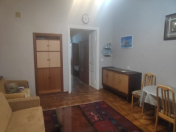 İcarəyə verilir 2 otaqlı 65 m2 köhnə tikili 28 May m.