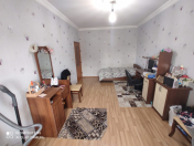 Satılır 4 otaqlı 85 m2 köhnə tikili İnşaatçılar m.