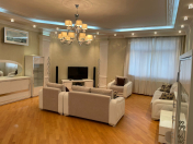 Satılır 4 otaqlı 213 m2 yeni tikili Bakı Dövlət Universiteti