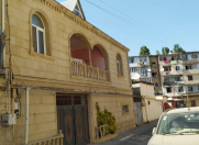 Satılır 8 otaqlı 240 m2 həyət evi Rəsulzadə