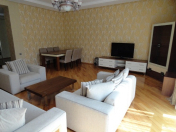 İcarəyə verilir 3 otaqlı 65 m2 köhnə tikili Fəvvarələr meydanı