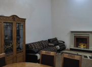 Satılır 3 otaqlı 120 m2 köhnə tikili Axundov bağı