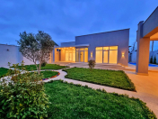 Satılır 4 otaqlı 180 m2 bağ evi Mərdəkan