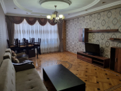 İcarəyə verilir 3 otaqlı 135 m2 yeni tikili Qara Qarayev m.