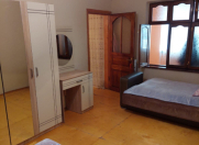 Satılır 5 otaqlı 103 m2 köhnə tikili İnşaatçılar m.